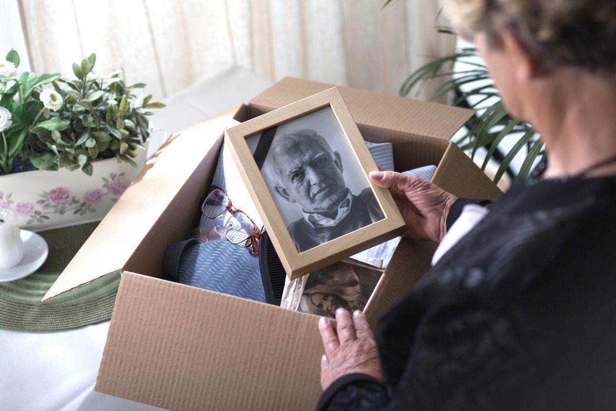 7 Expert Packing Tips For Moving Framed Pictures